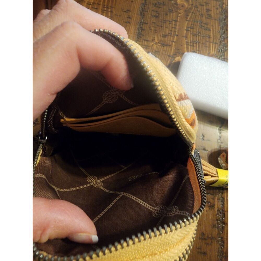 Wrangler Crossbody Aztec Design Bag Yellow with Orange and Brown - Picture 3 of 9